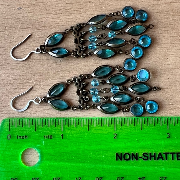 VINTAGE BLUE TEAL GLASS CRYSTAL RHINESTONE LONG DANGLE DROP CHANDELIER EARRINGS - Picture 8 of 16